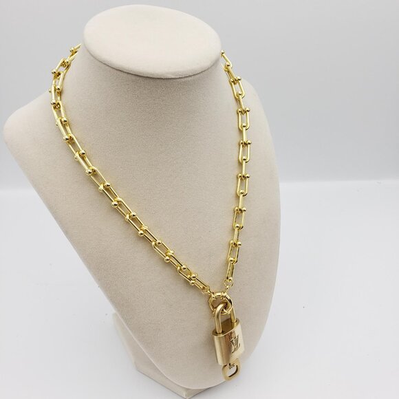 100% Auth Louis Vuitton Lock & Key with Unbranded Gold  Authentic Louis Vuitton Gold Padlock Pendant w/Unbranded 18k Gold Plated Chain